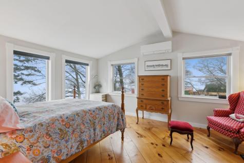 44 Maquoit Drive Freeport ME 04032