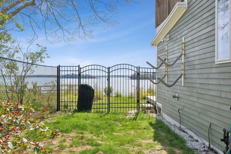 44 Maquoit Drive Freeport ME 04032