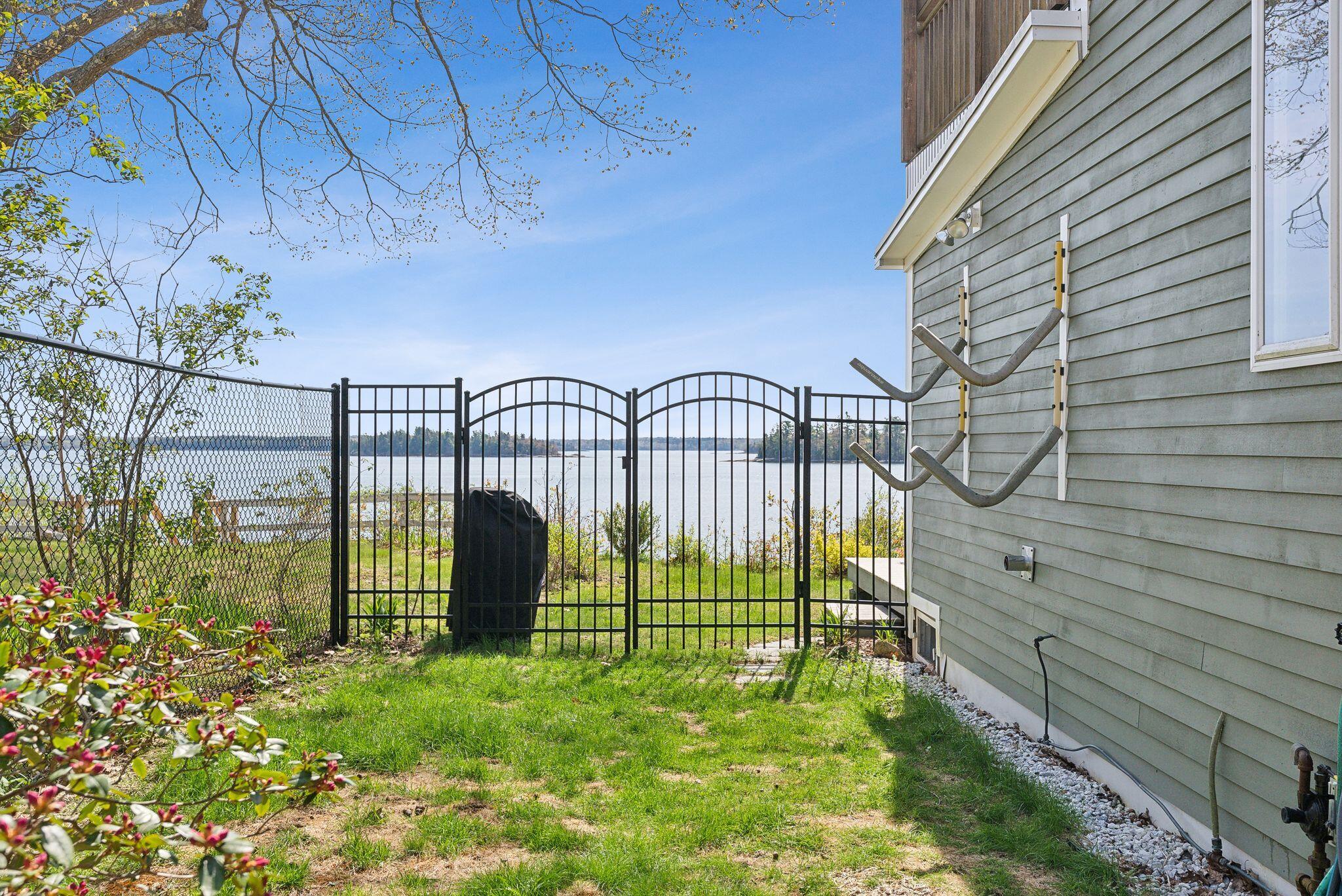 44 Maquoit Drive Freeport ME 04032