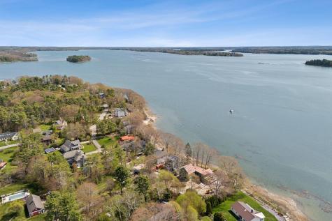 44 Maquoit Drive Freeport ME 04032