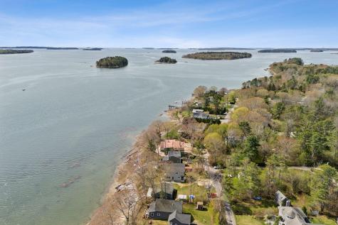 44 Maquoit Drive Freeport ME 04032