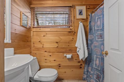 40 Highpoint Drive Frye Island ME 04071