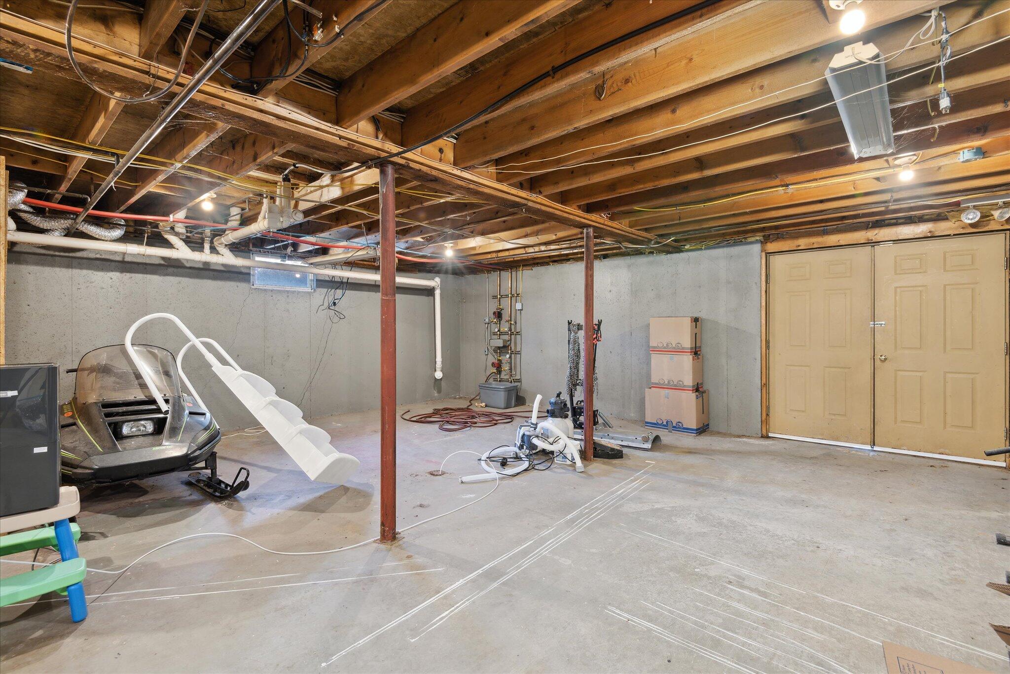 14 Pennington Lane Amherst ME 04605