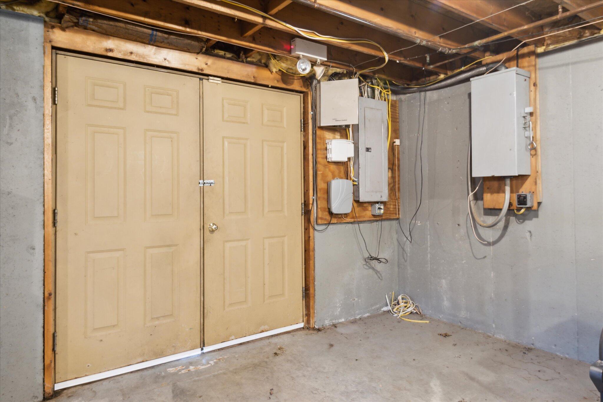 14 Pennington Lane Amherst ME 04605