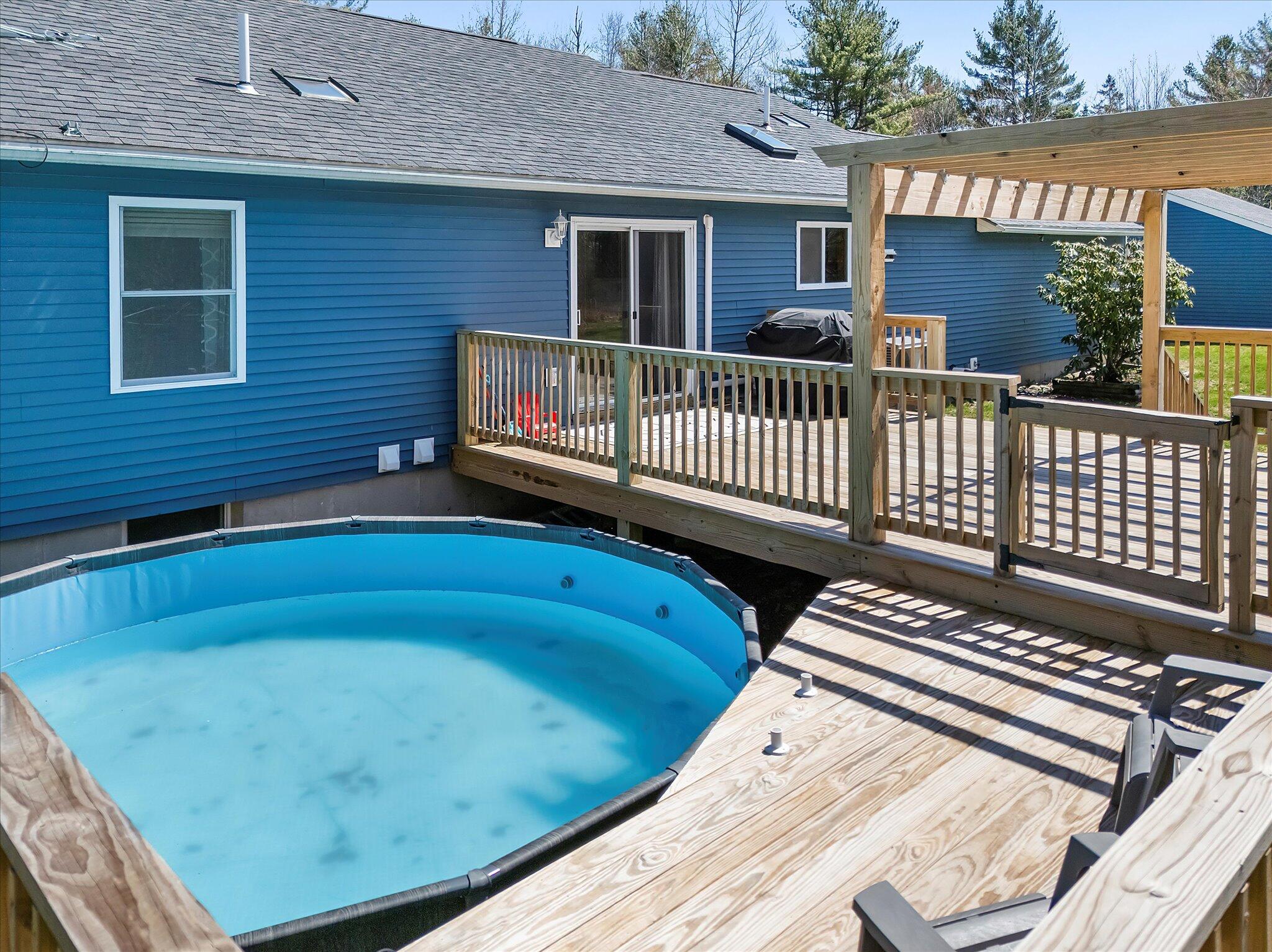 14 Pennington Lane Amherst ME 04605