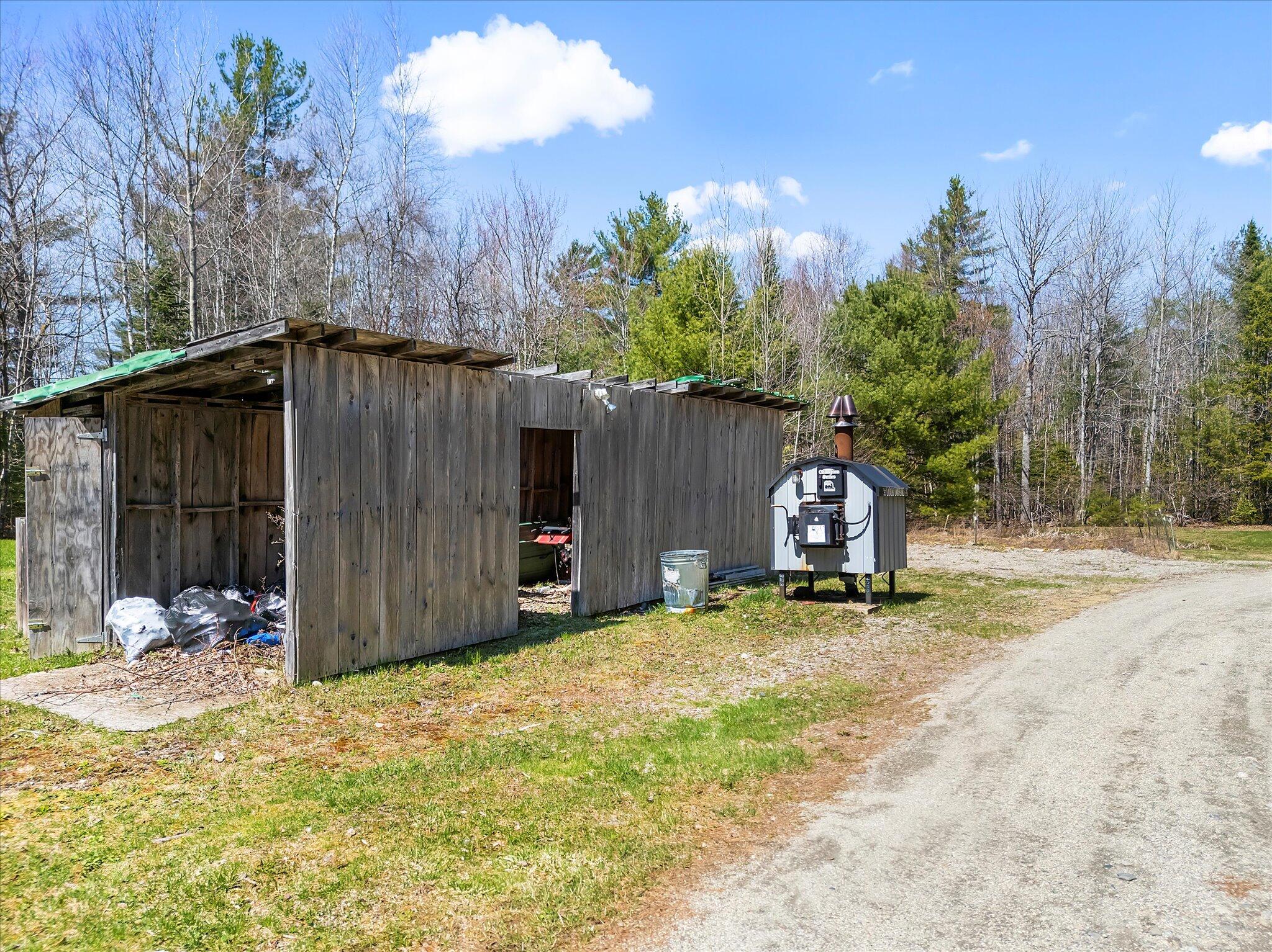 14 Pennington Lane Amherst ME 04605