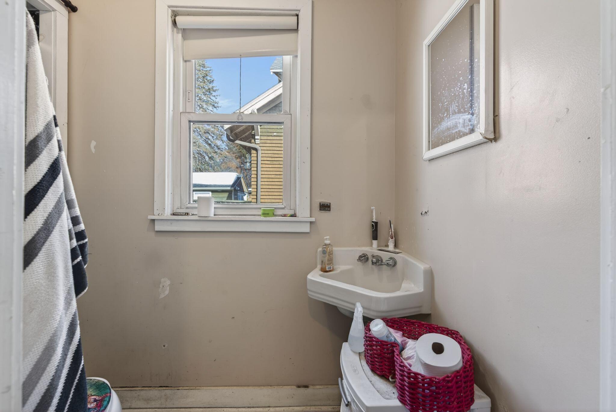 58 Central Avenue Lewiston ME 04240