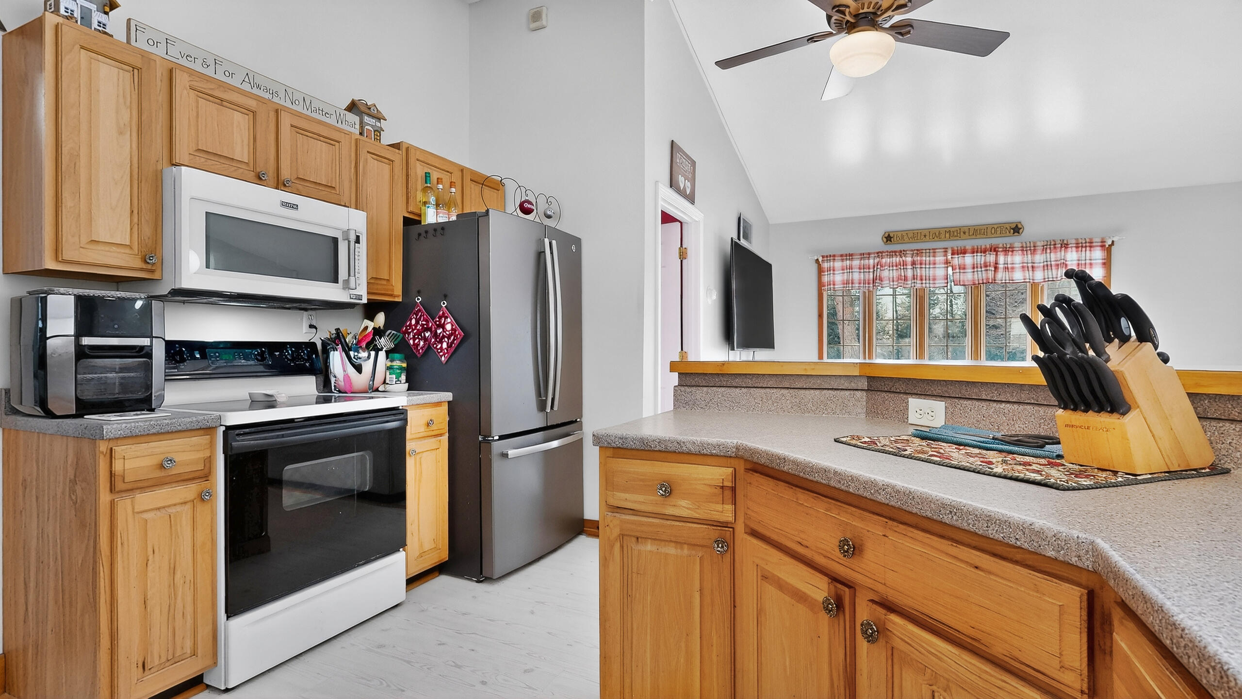 40 Rockwood Lane Hollis ME 04042