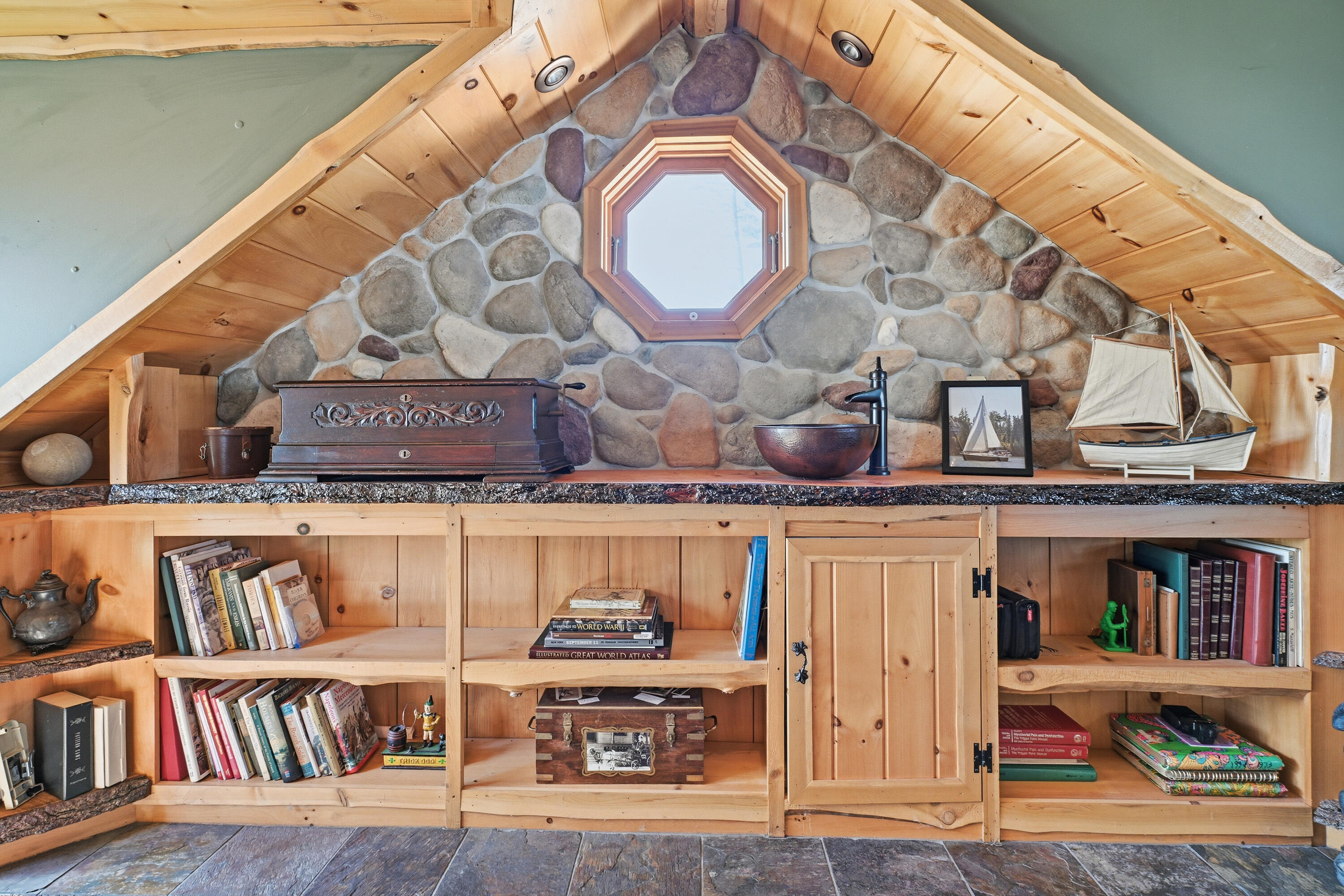 99 Abena Shores Belgrade ME 04917