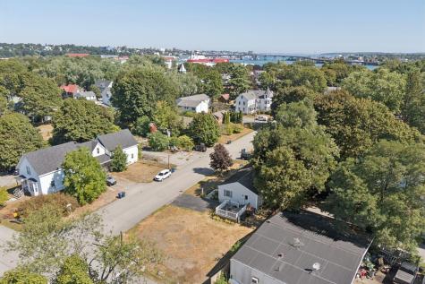 32 Robinson Street South Portland ME 04106