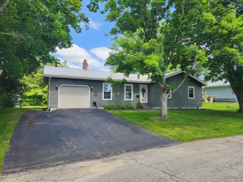 3 Windsor Place Lewiston ME 04240