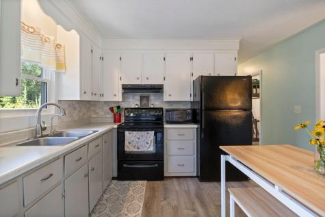 24 Middle Road Kennebunk ME 04043