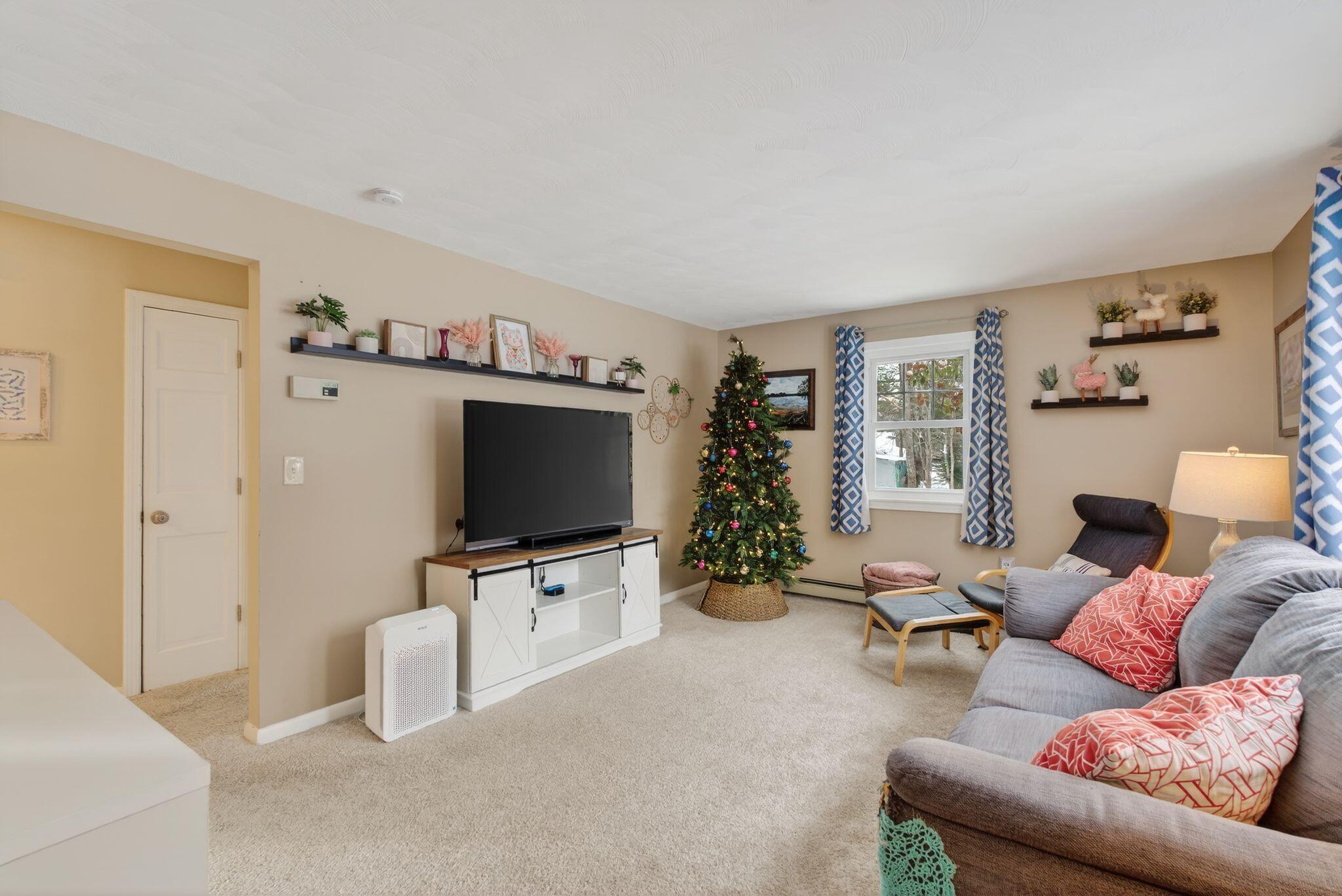 1 Jeanne Drive Topsham ME 04086