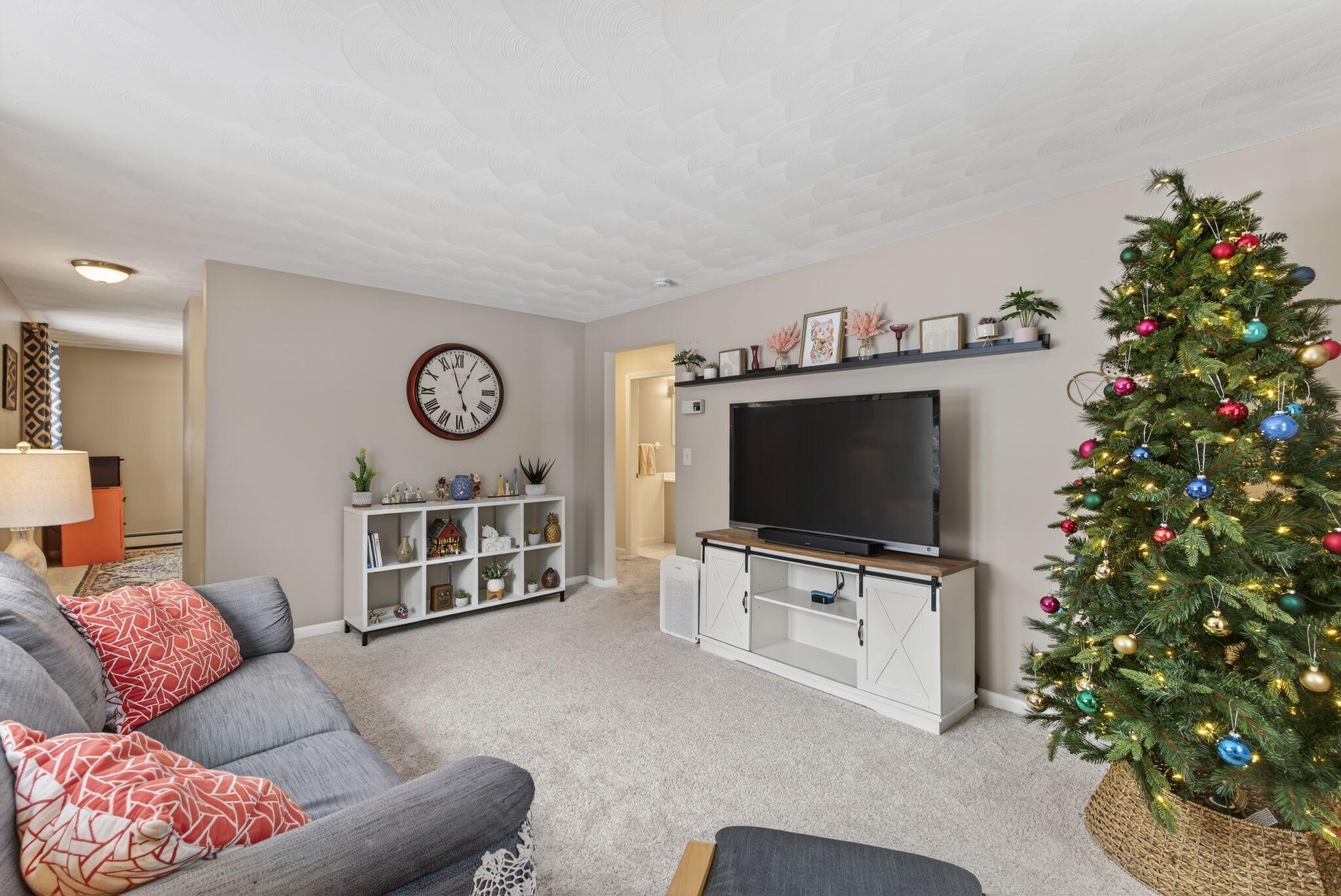 1 Jeanne Drive Topsham ME 04086