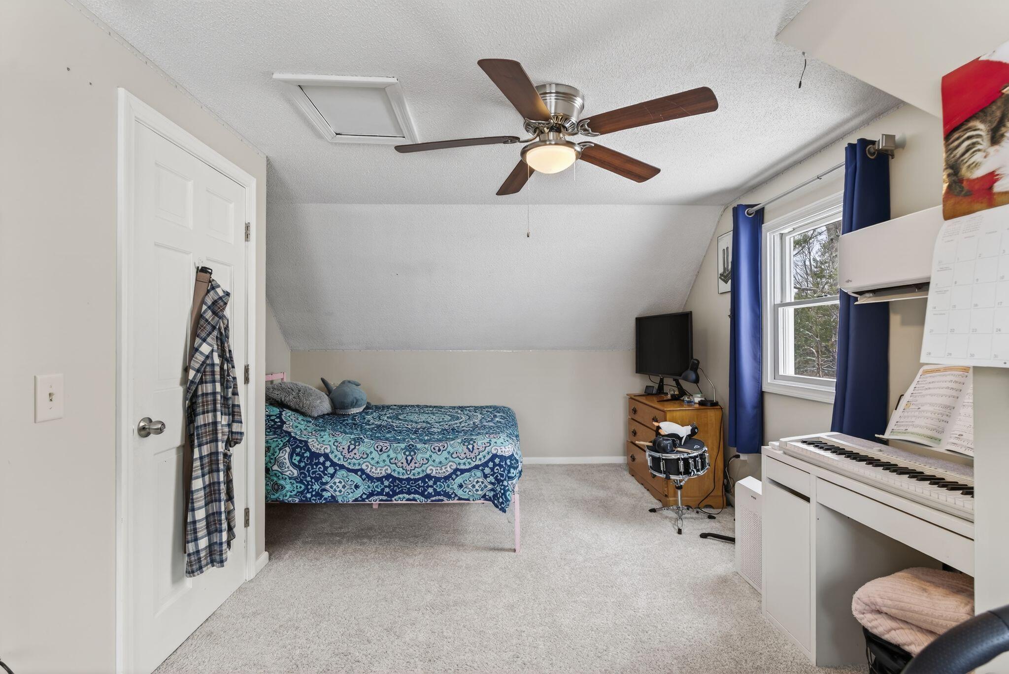 1 Jeanne Drive Topsham ME 04086