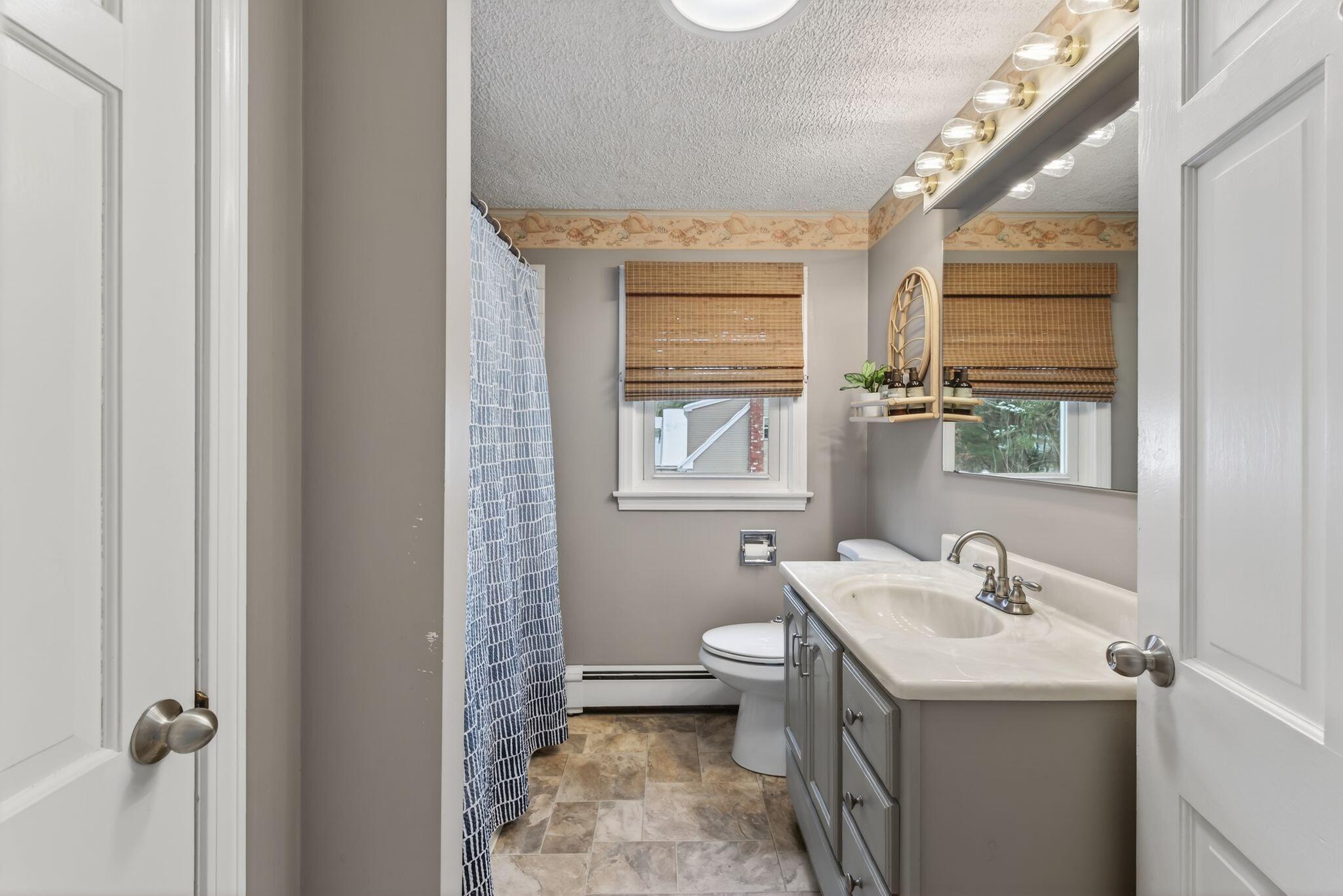 1 Jeanne Drive Topsham ME 04086