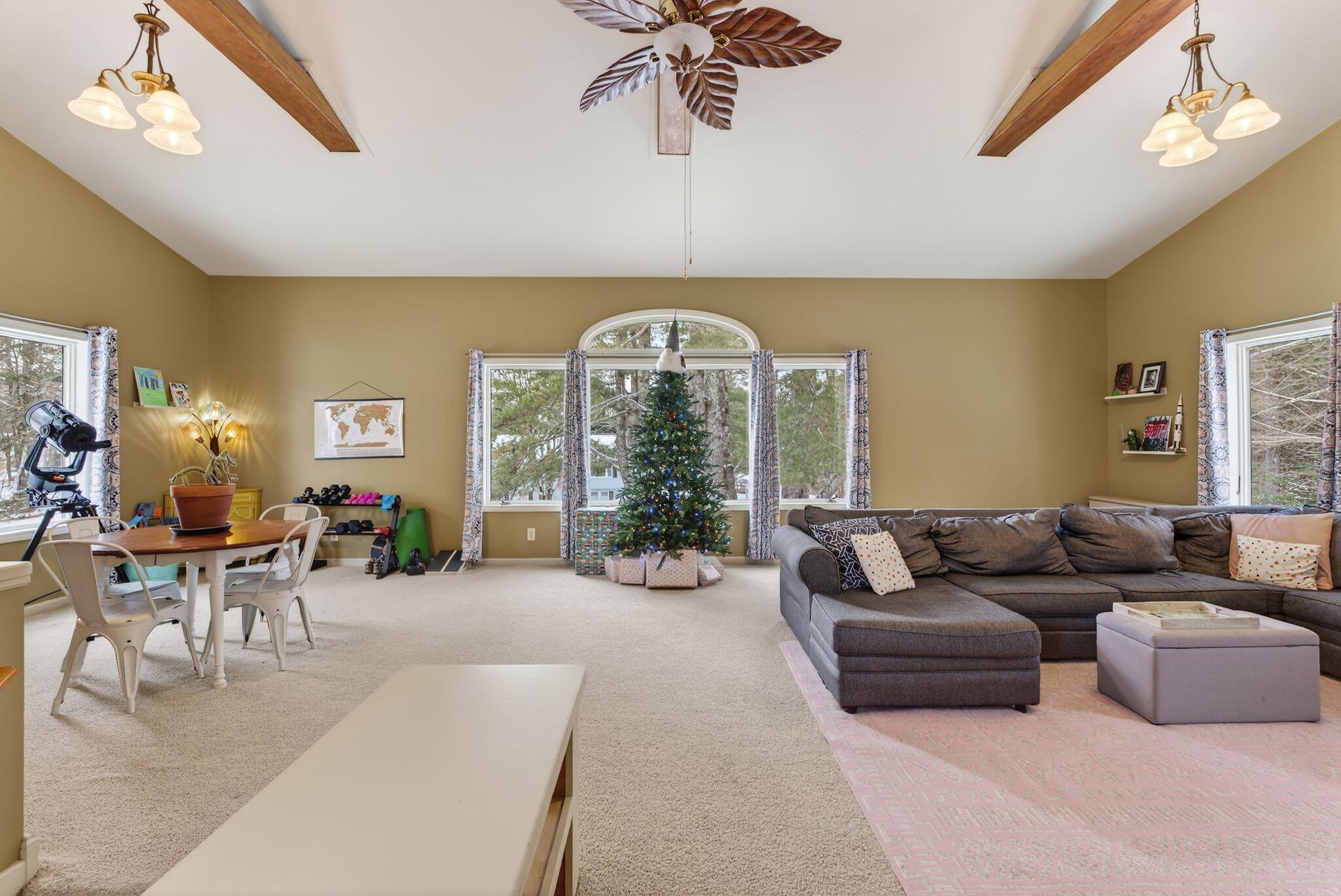 1 Jeanne Drive Topsham ME 04086