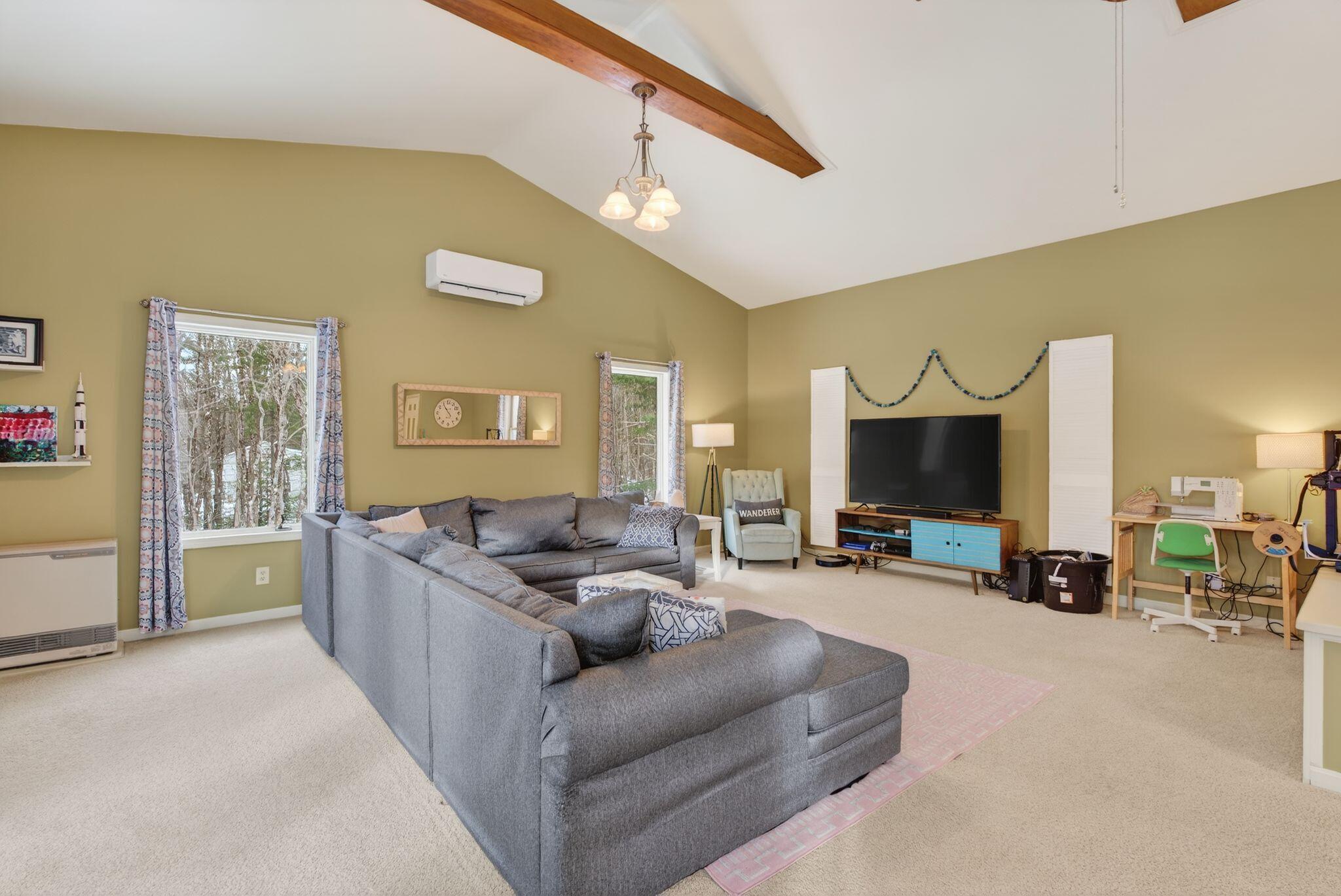 1 Jeanne Drive Topsham ME 04086