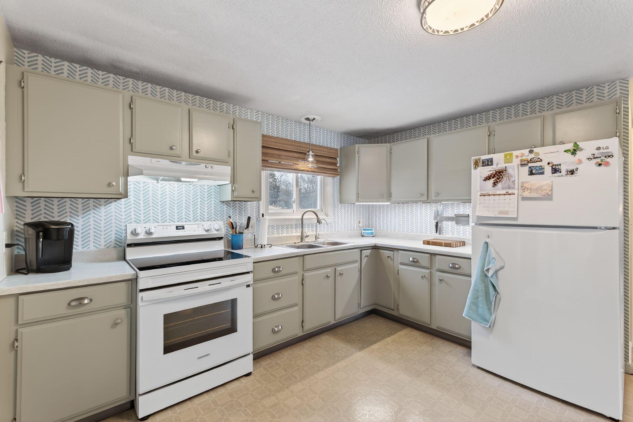 1 Jeanne Drive Topsham ME 04086