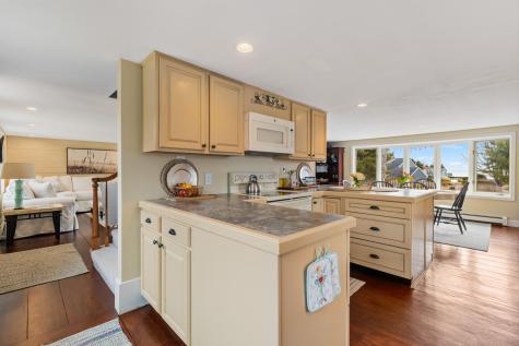 12 Kings Road York ME 03909