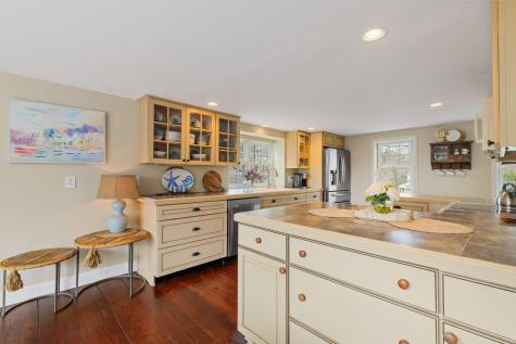 12 Kings Road York ME 03909