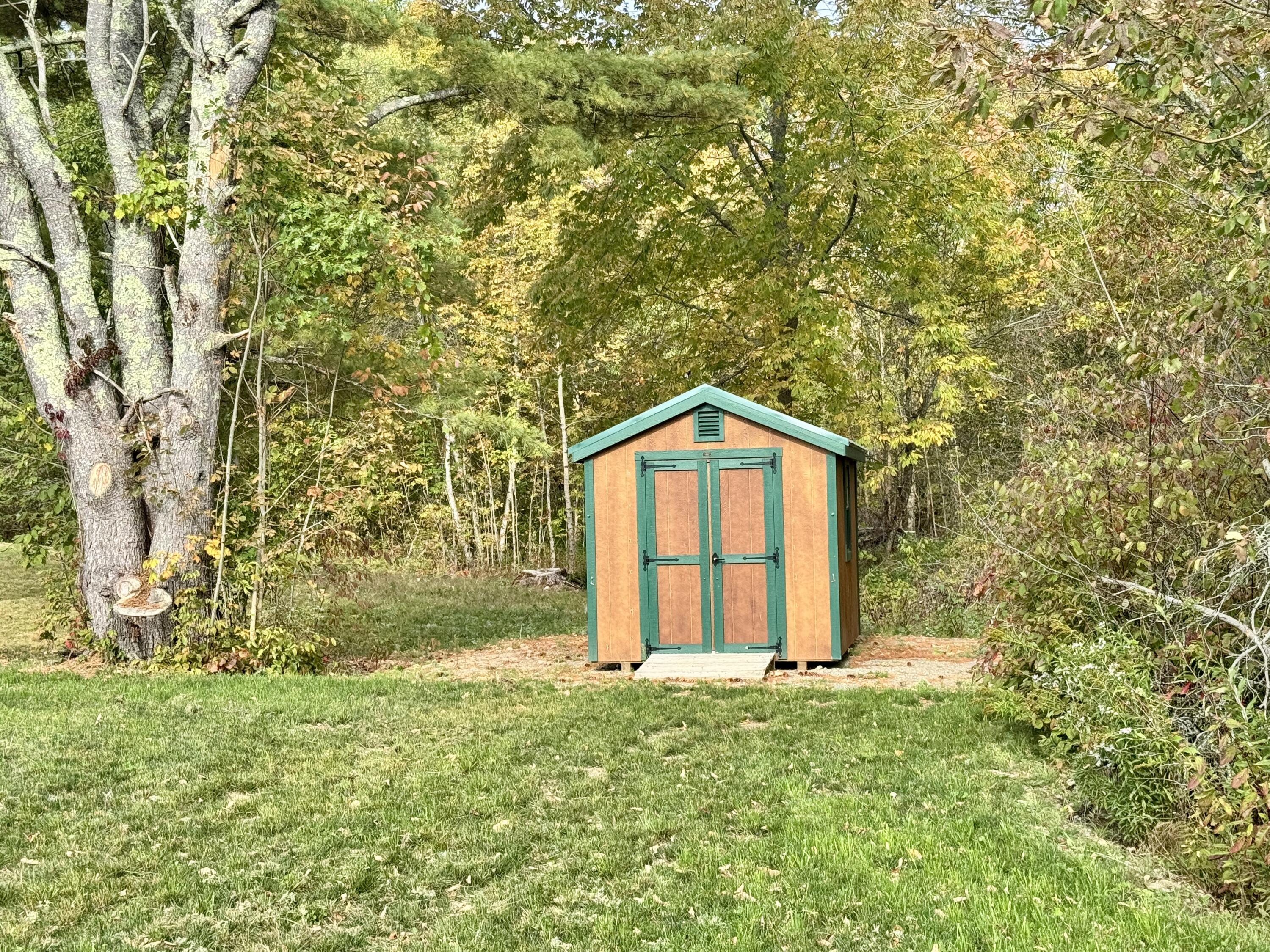 35 Townhouse Road Kenduskeag ME 04450