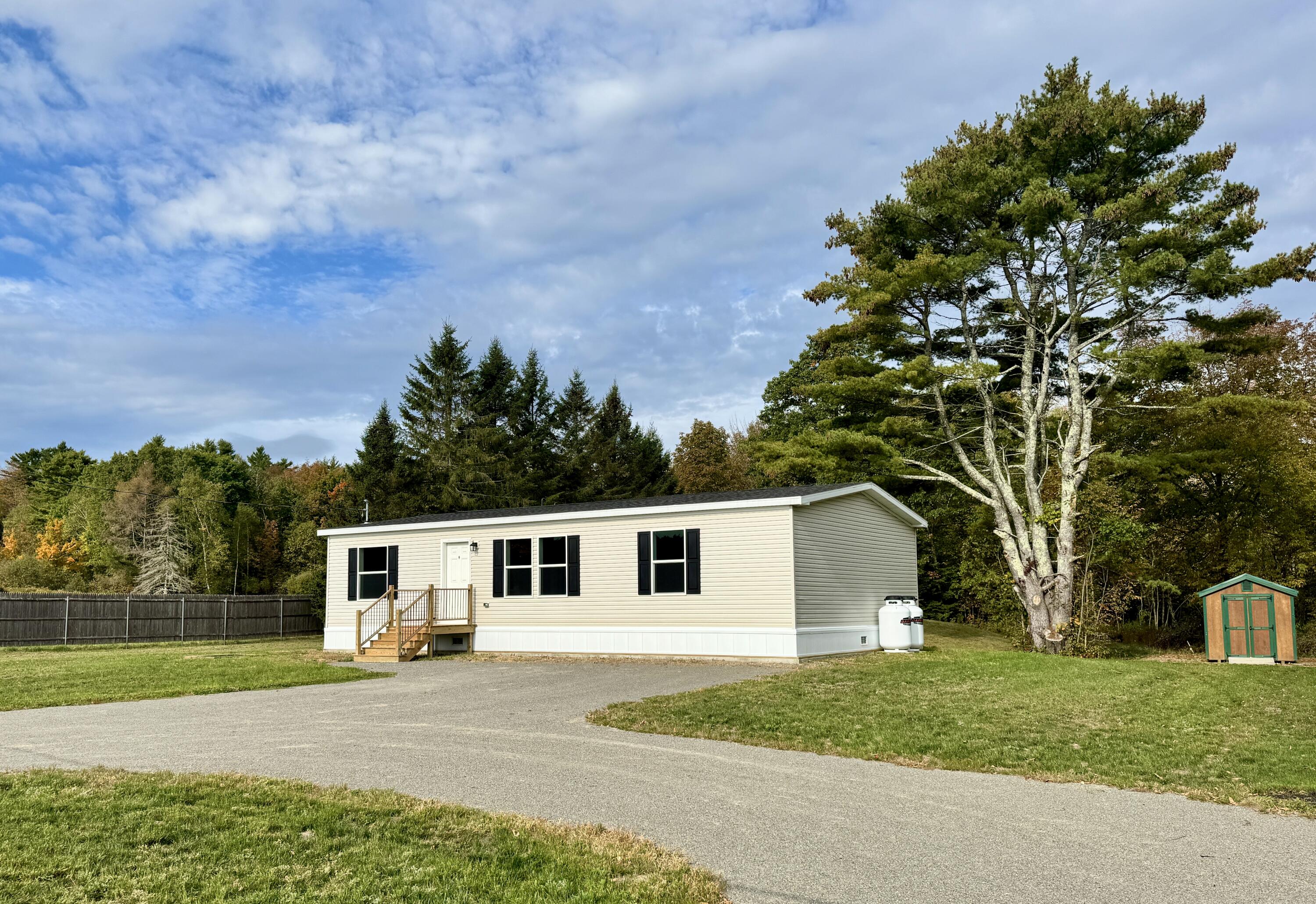 35 Townhouse Road Kenduskeag ME 04450