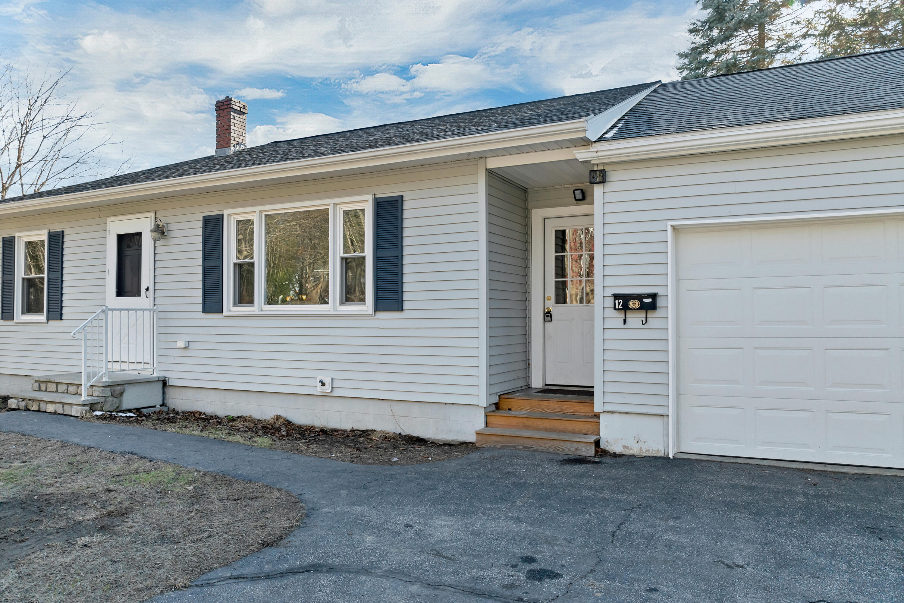 12 Elm Street Sanford ME 04083