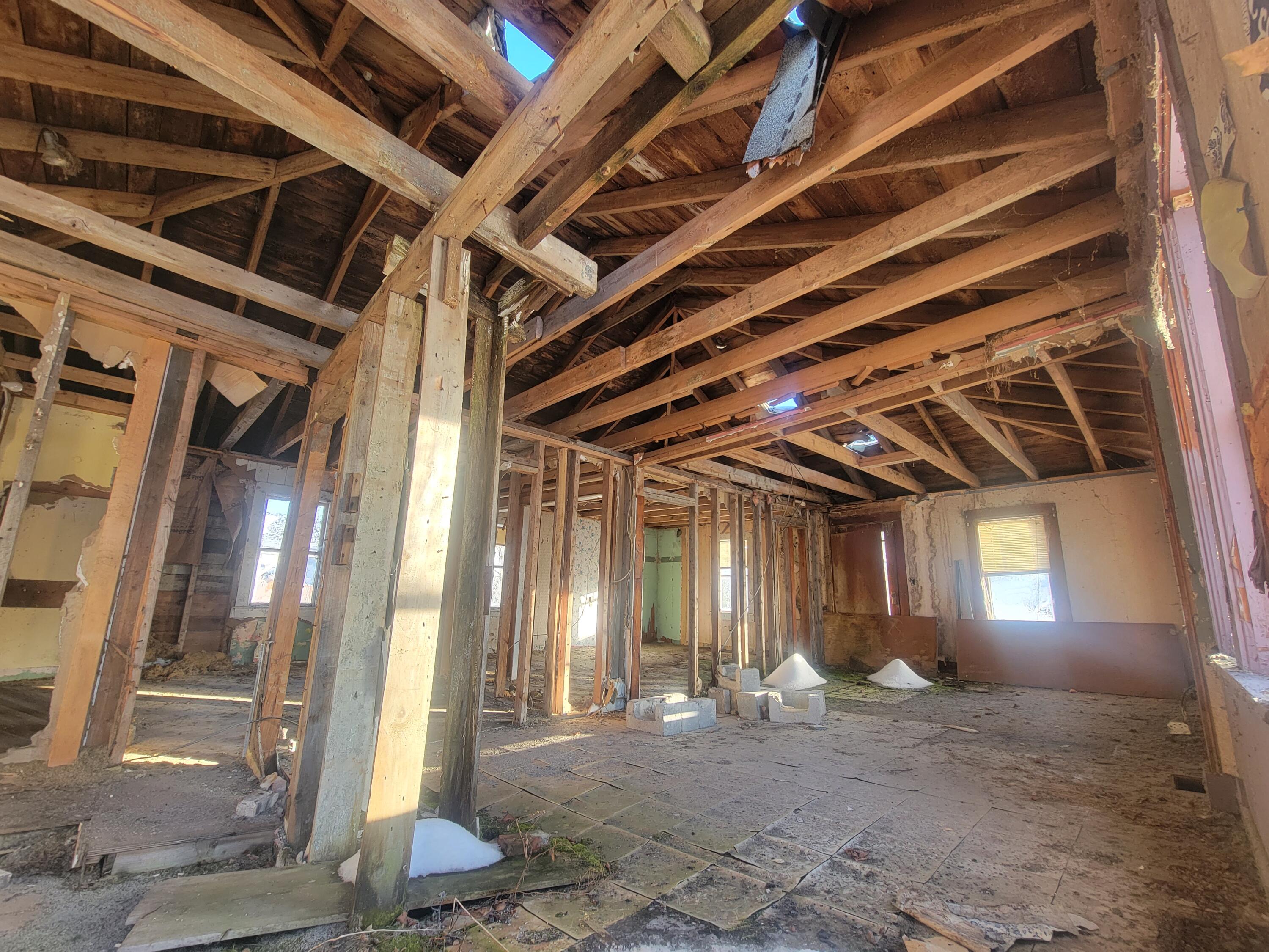 501 Main Road Charleston ME 04422