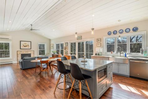 1 Victoria Lane Falmouth ME 04105