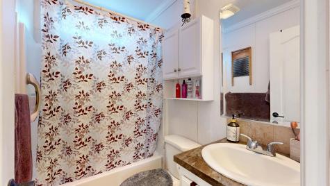 5 Parkview Lane Lewiston ME 04240