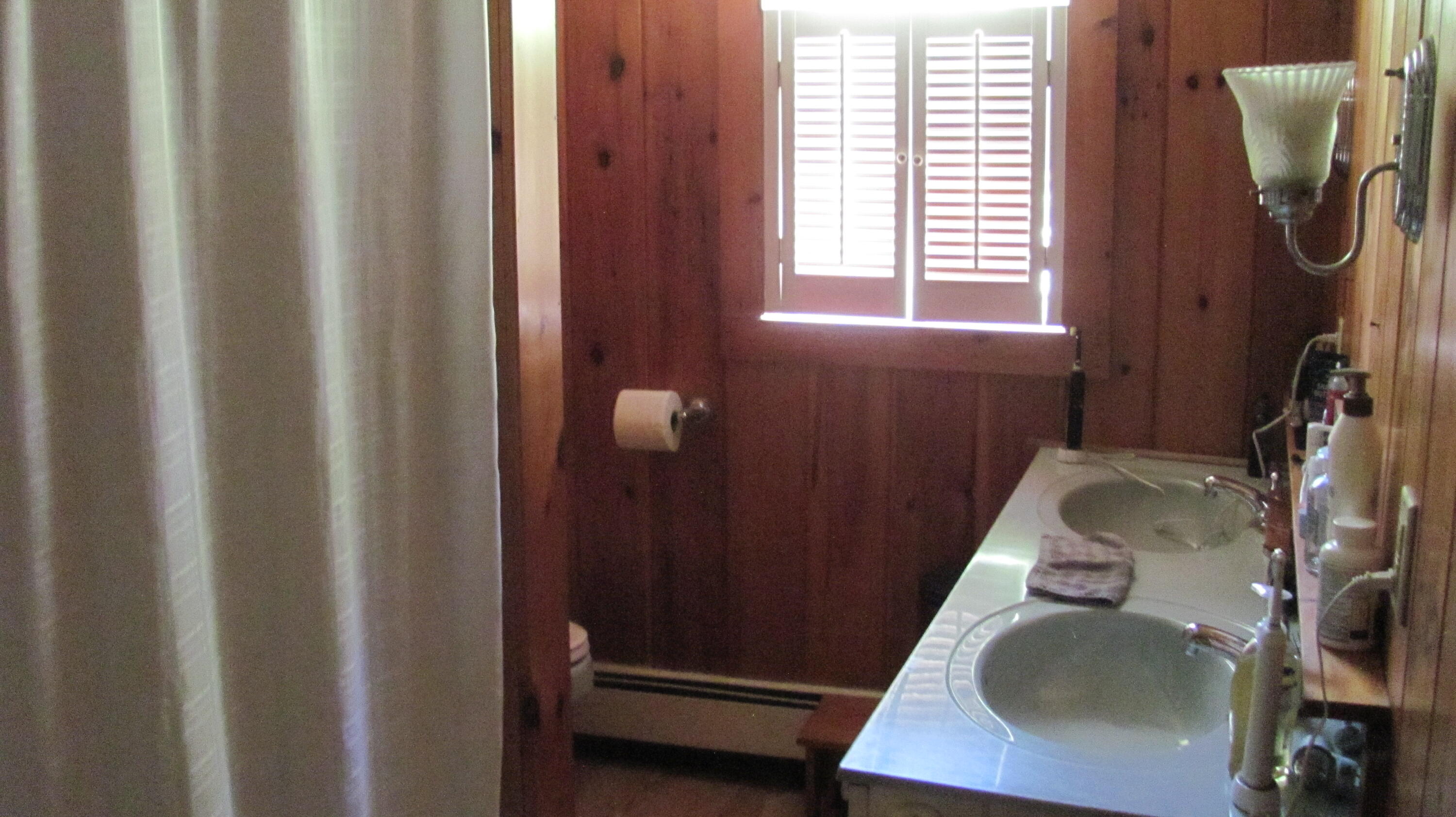 23 Mefford Lane Paris ME 04281