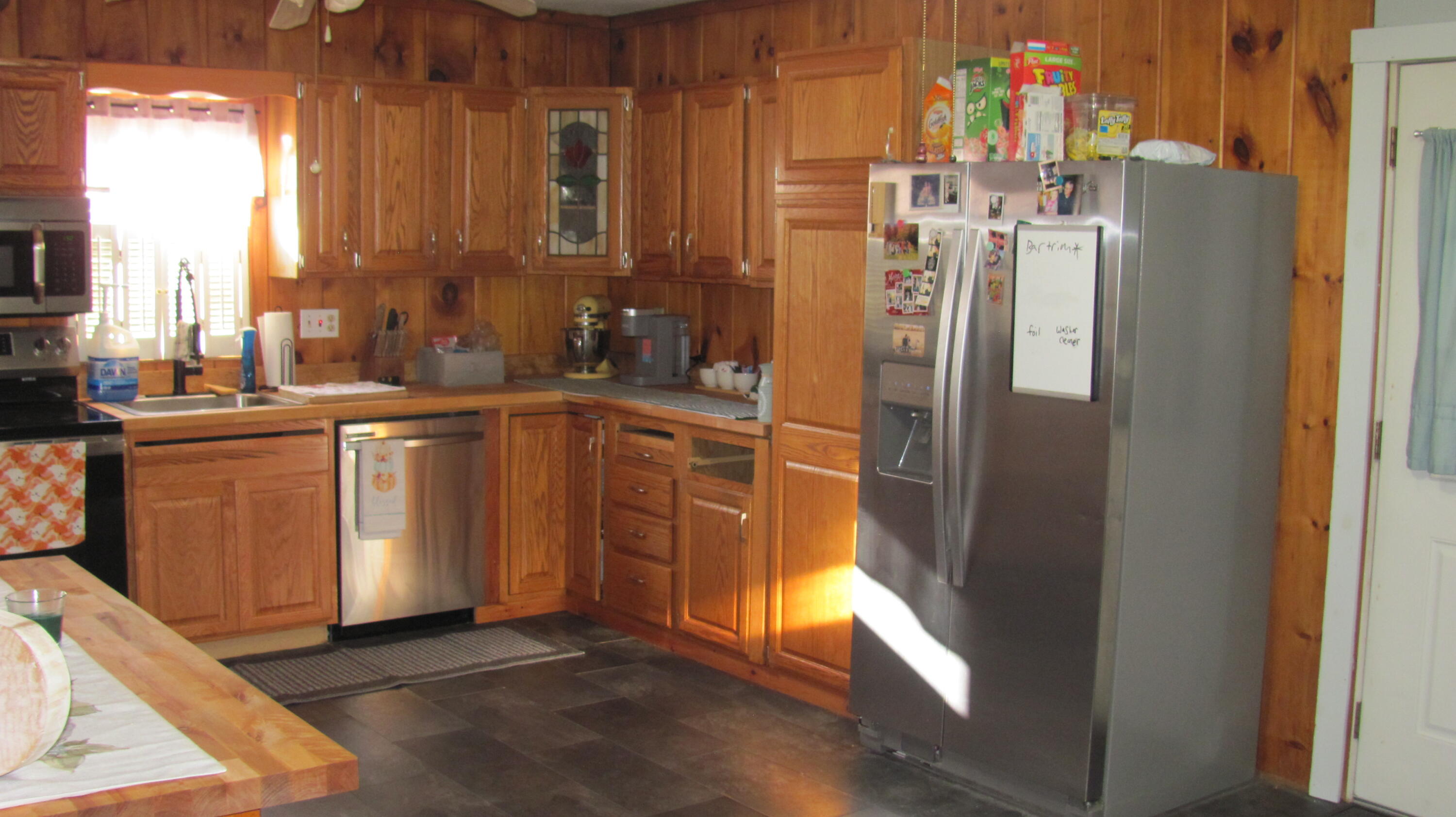 23 Mefford Lane Paris ME 04281