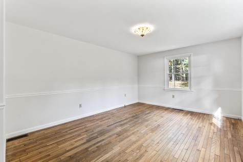 174 River Road Richmond ME 04357