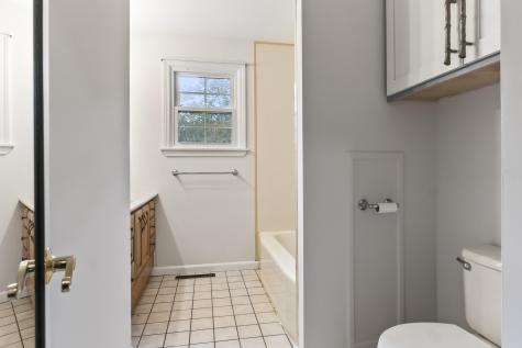 174 River Road Richmond ME 04357