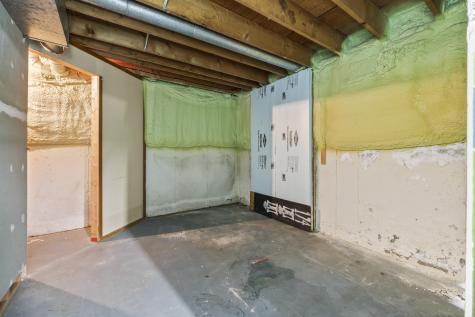 174 River Road Richmond ME 04357