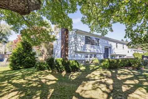 7 Eastfield Road Cape Elizabeth ME 04107