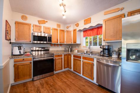 21 Barrows Drive Topsham ME 04086