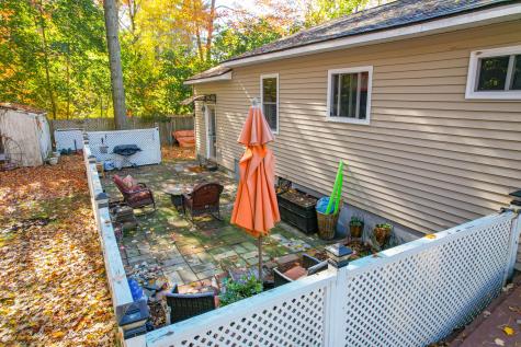 21 Barrows Drive Topsham ME 04086