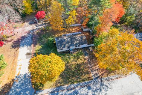 21 Barrows Drive Topsham ME 04086