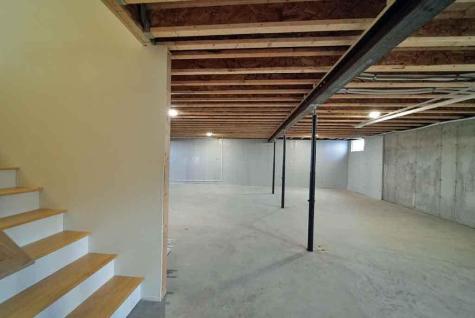 15 Lilac Lane Houlton ME 04730