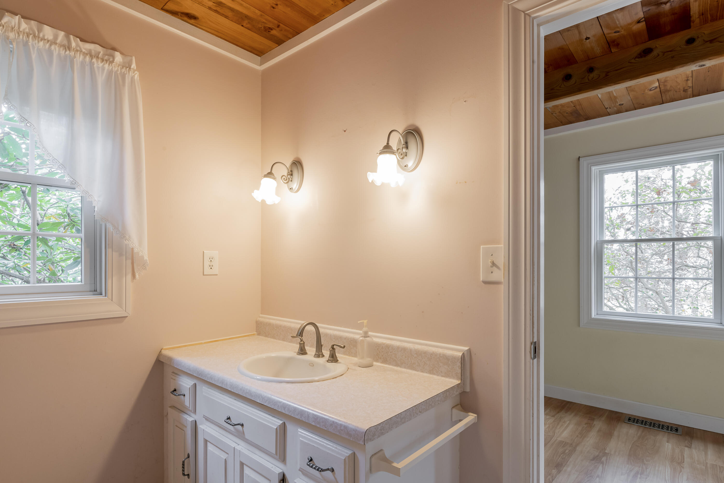 12 Tank Farm Lane Bath ME 04530