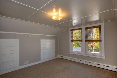 6 Shirley Street Lewiston ME 04240