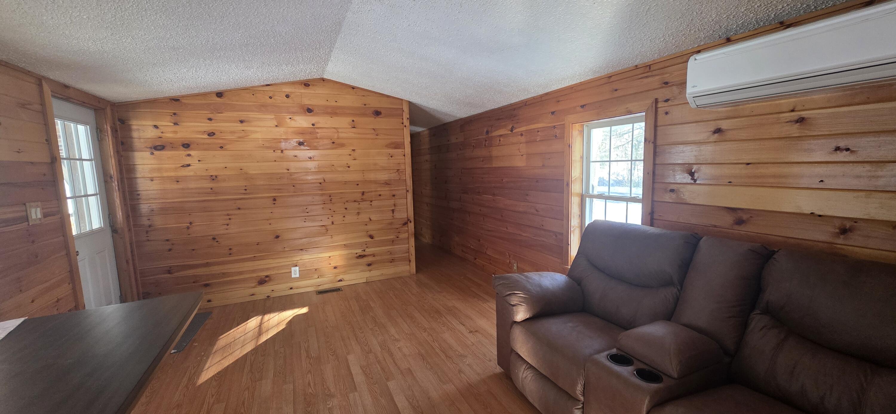 10 E Oxford Road Oxford ME 04270