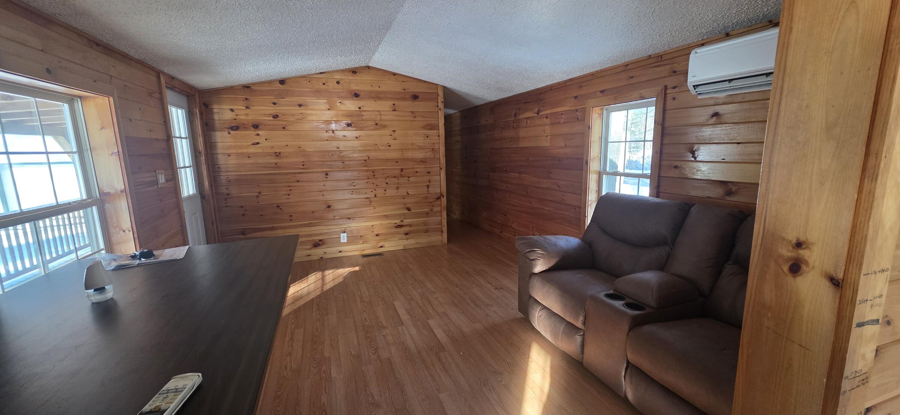 10 E Oxford Road Oxford ME 04270