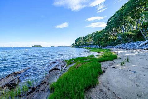 70 Maquoit Drive Freeport ME 04032