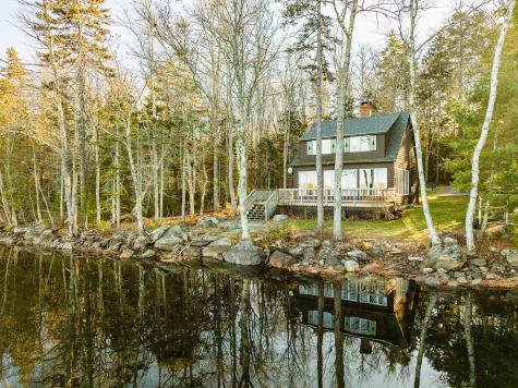 84 Annis Lane Hope ME 04847