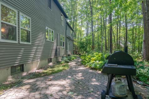 20 Stonecrest Drive Falmouth ME 04105