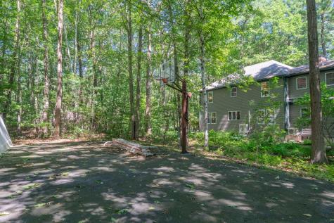 20 Stonecrest Drive Falmouth ME 04105