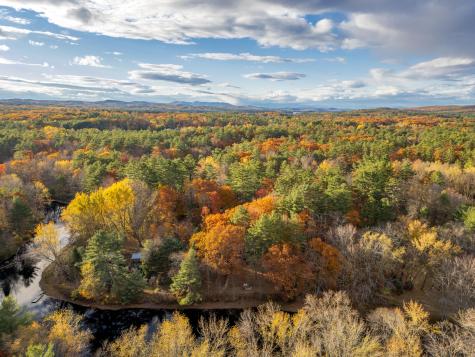 27 Brilliant Way Naples ME 04055